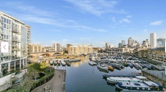 Luxurious Spacious Room Pvt Toilets &Bath@E14 7JX Main Photo