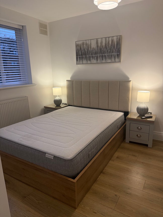 Bright double room-1 min from Acton Town Station Main Photo