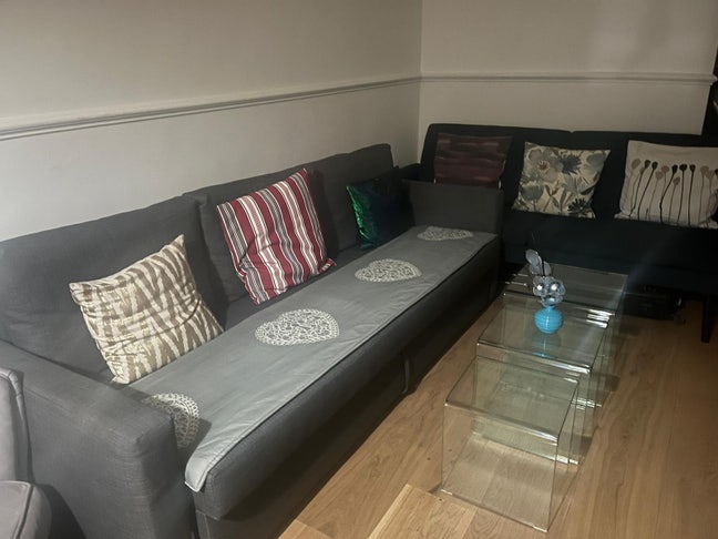 A double room is available for one person. Main Photo