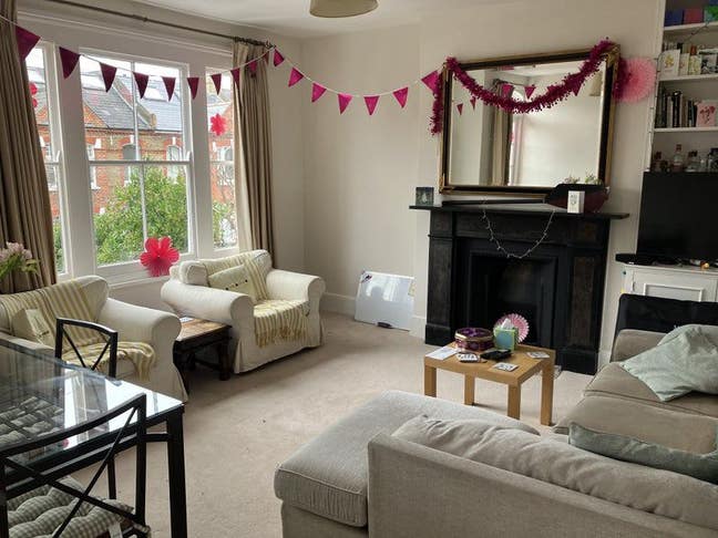 Double En-suite in cosy flat Main Photo