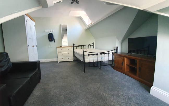 500 metres from Hospital - Double room Main Photo