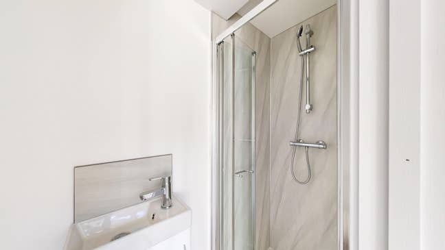 Four Luxury Double Rooms to Rent Near Town Centre! Main Photo