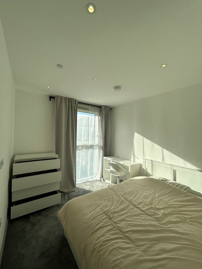 Modern Ensuite Double Room Main Photo