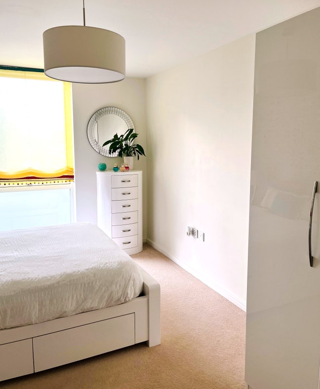 Bright Double Room with Private Bathroom -Chiswick Main Photo
