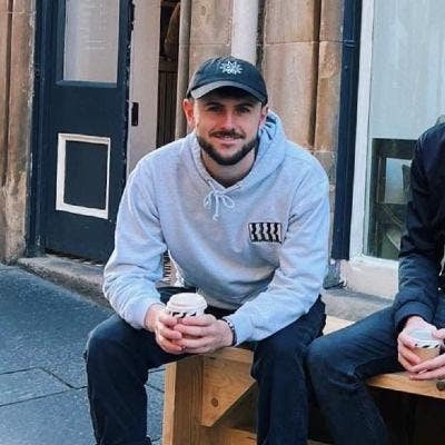 Looking for a likeminded person to share a flat Main Photo