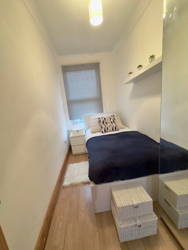 Cosy & Convenient: Furnished Single Room Main Photo