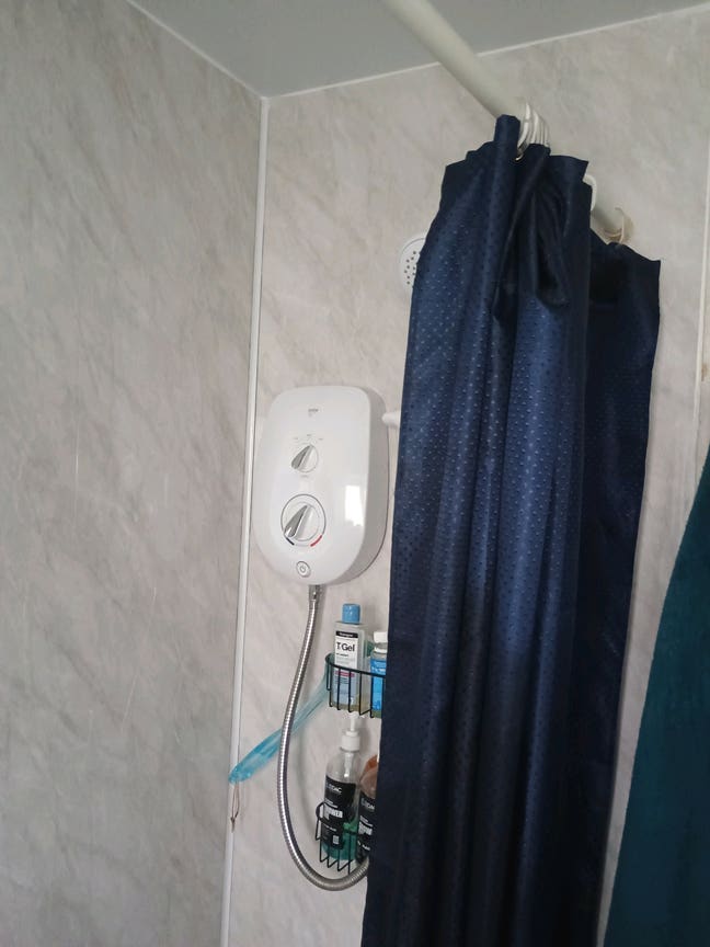 Single room in quiet flat  Main Photo