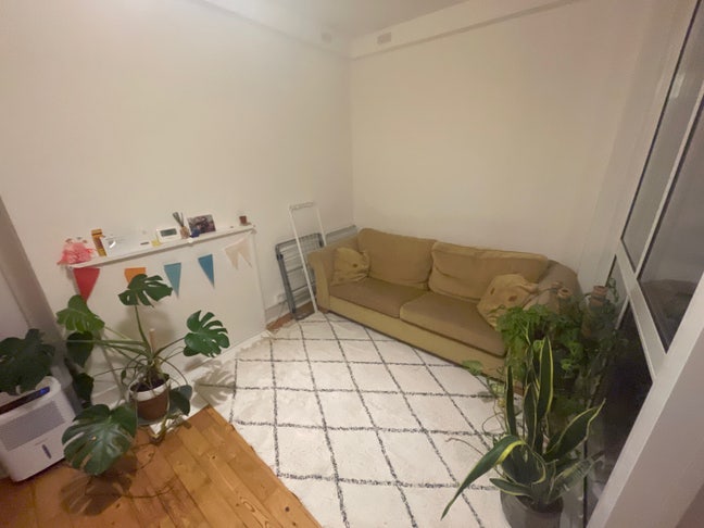 £700 pcm 10 mins from St Pancras Main Photo