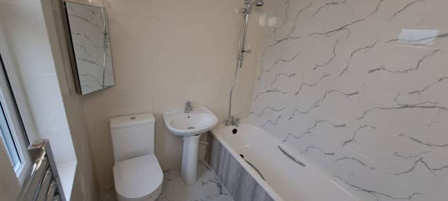 Studio Flat  Main Photo