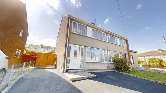 3 bed house Main Photo