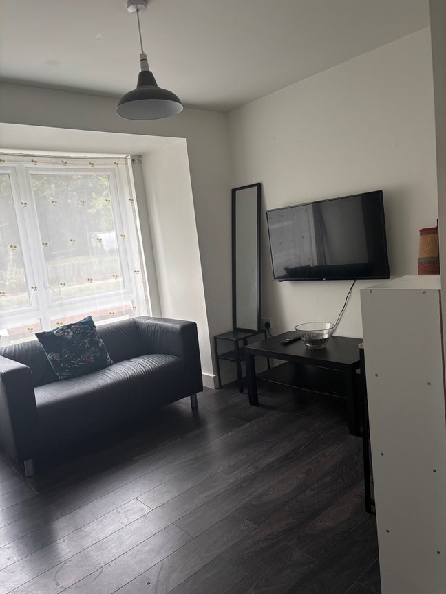 3 bedroom house to rent Main Photo