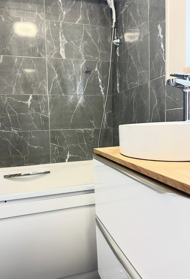 Clean New Double Bedroom for rent in Camberwell  Main Photo