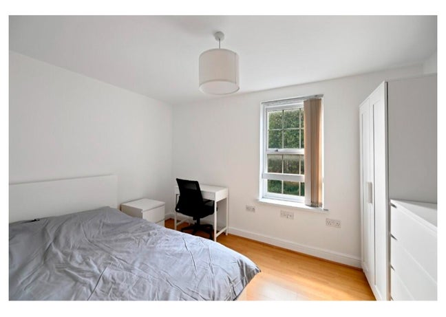 Double Room Close to Uni – Females Only Main Photo