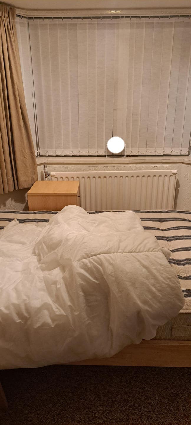 Room in spacious bungalow on quiet road Main Photo