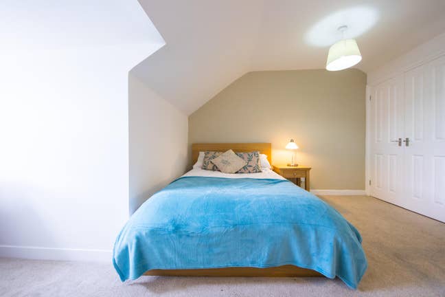 A Spacious Loft Room Available - Ensuite Main Photo