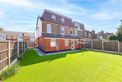 Bournemouth Park Road SS2 - Stylish 4 Bed HMO Main Photo