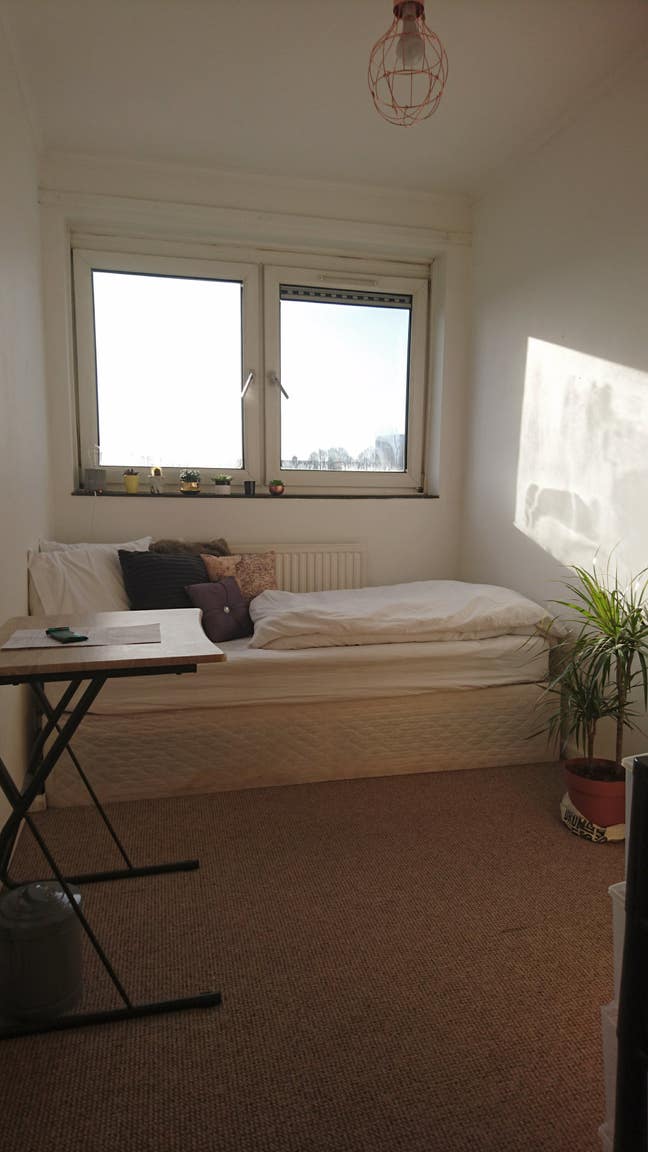 Spacious Single close to Victoria Park, Bow E3 Main Photo