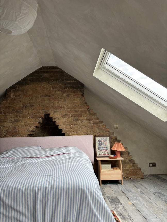 1 loft bedroom available in a 2 bed flatshare  Main Photo