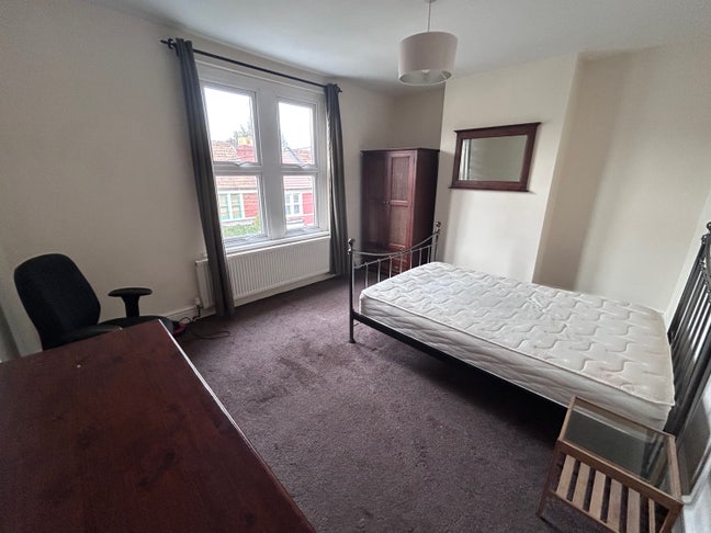 Double Room in 3-Bed House with Garden + Cat Main Photo