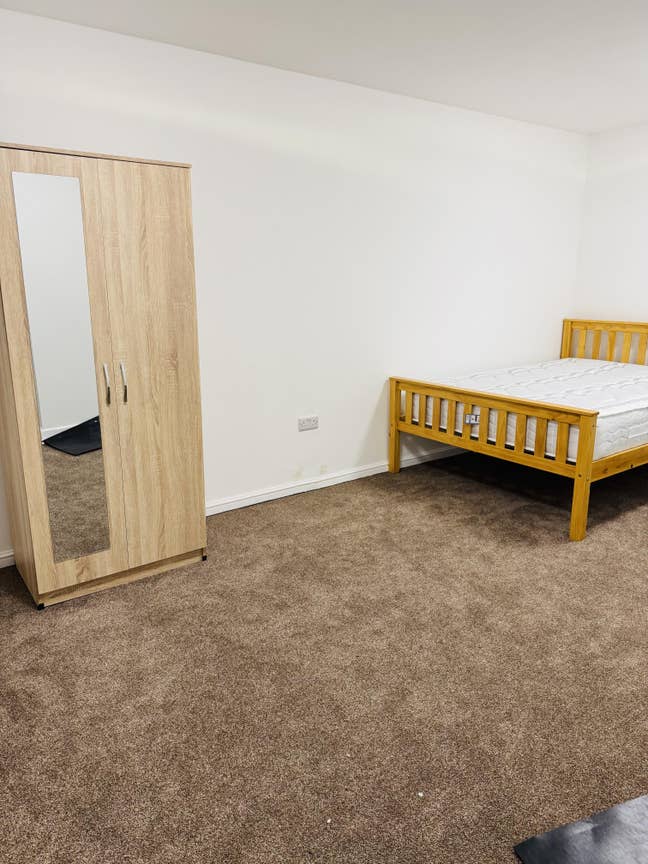 En suite for let  Main Photo