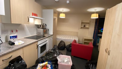 Studio in the city centre Main Photo