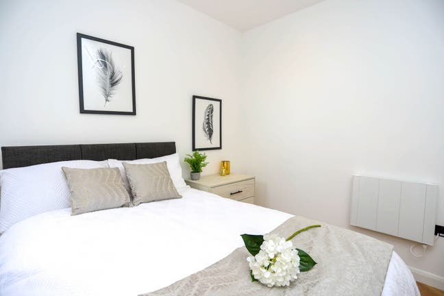 Lovely Bedroom in Modern Earlsfield Home SW18 Main Photo