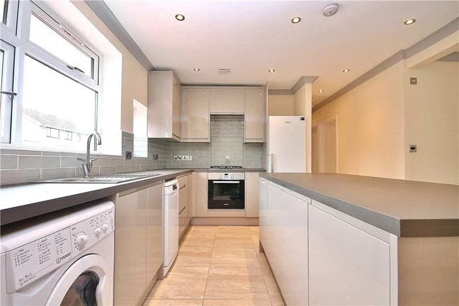 Double Bedroom close to Heathrow Main Photo