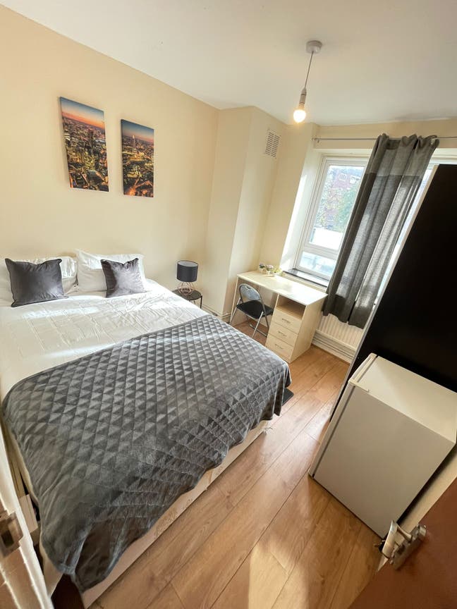 Lovely Flat 2 min walking Manor House All Included Main Photo