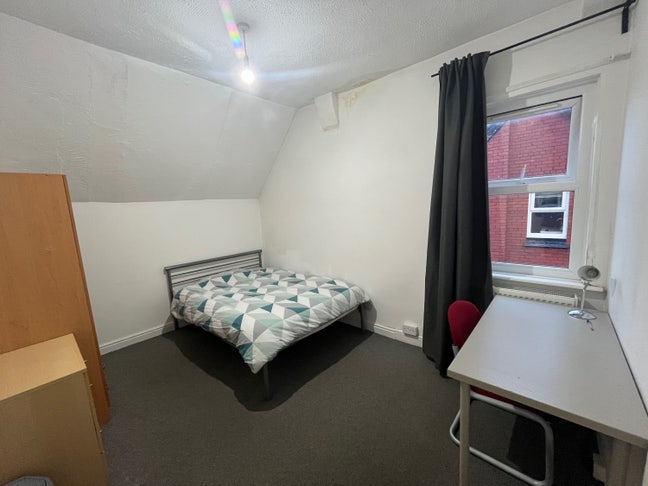 Spacious double rooms  in prime location Salford Main Photo