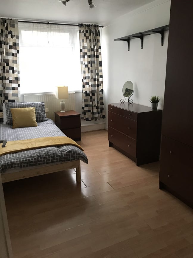 2 Double Rooms-Available Now-Females Preferred Main Photo