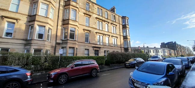 Cosy room in heart of West End Main Photo