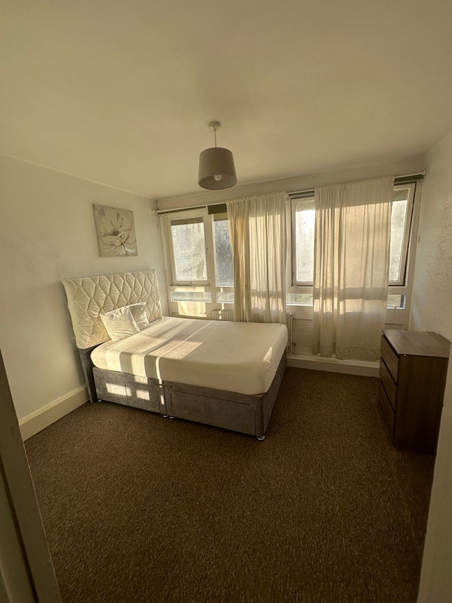 Double room close to uni - Roehampton  Main Photo