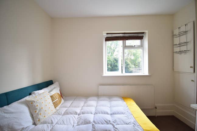 Double room in W3 All Bills Included !  Main Photo
