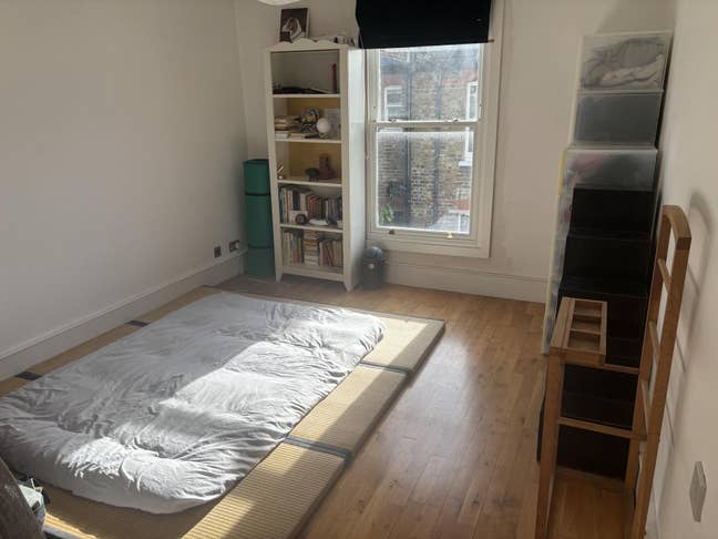 Bright flat in kensal green Main Photo