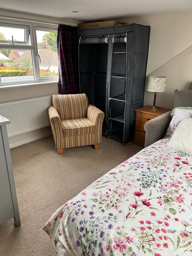 Comfortable upstairs Annex in quiet country locati Main Photo