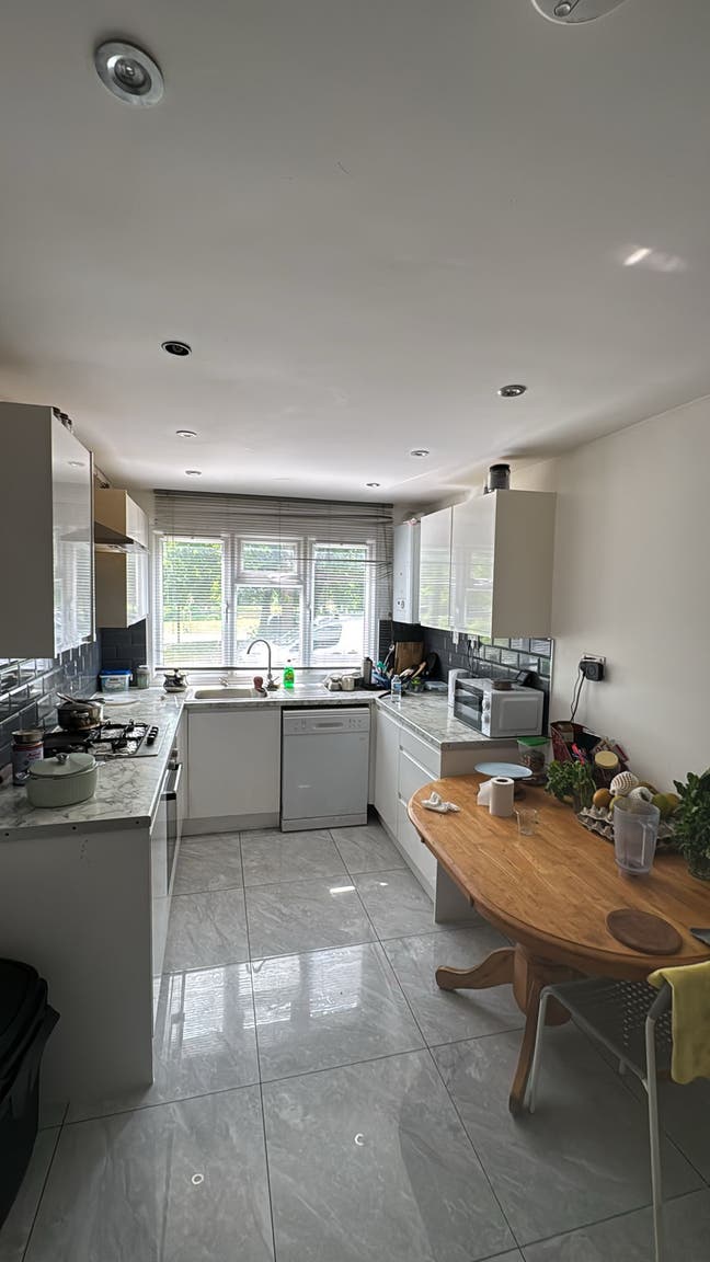 Room to Rent in Shared House Main Photo