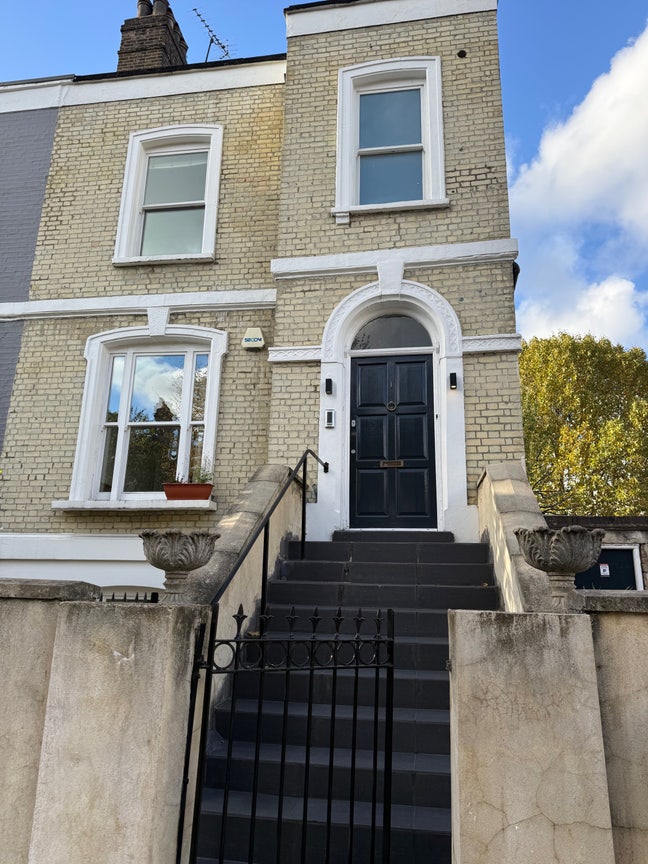 Bright Double Room in Huge Stunning House - N7 Main Photo