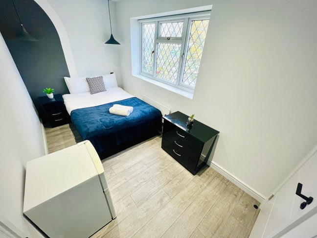 🛏️ Ensuite Rooms to Let in - Greenford Main Photo