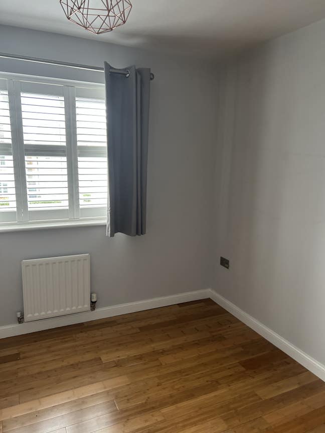 Large, double bedroom with en-suite for rent  Main Photo
