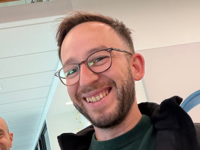 Professional Male seeks a double room Main Photo