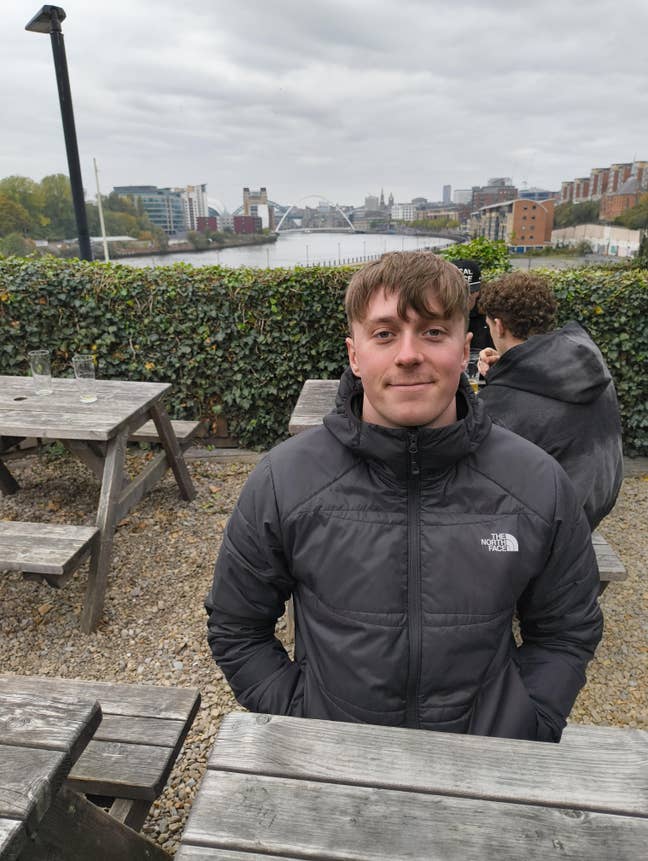 Professional Looking for a Houseshare Main Photo