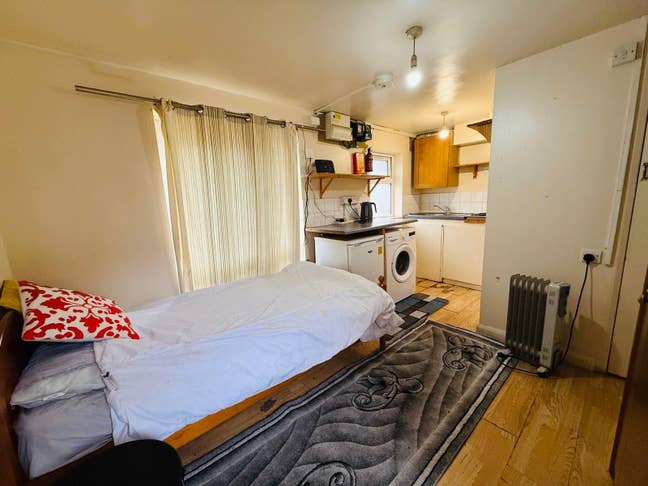 Studio Flat to Rent Main Photo