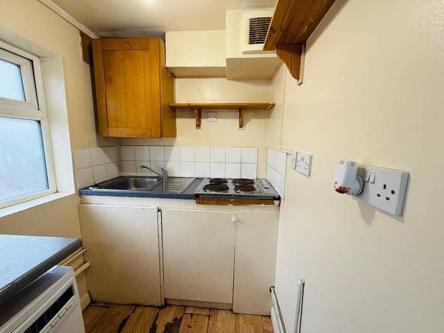 Studio Flat to Rent Main Photo