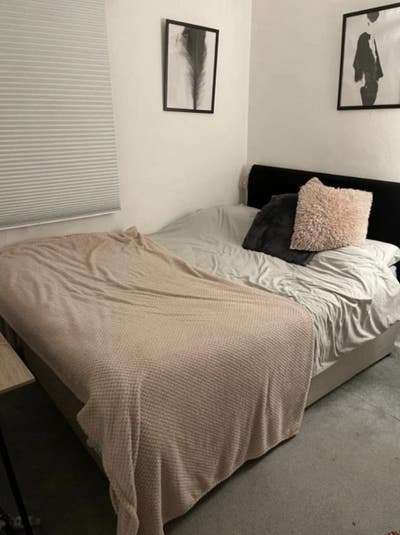 Furnished clean room in White City Main Photo