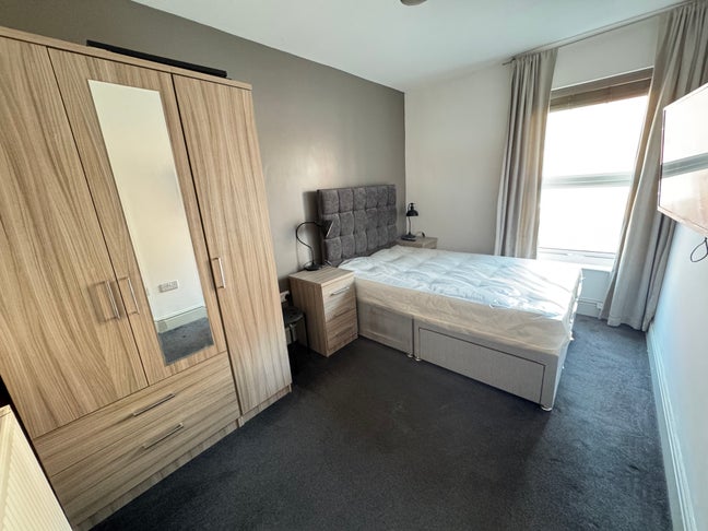🛏️ Double Room 🛏️ Fast Move in  Main Photo