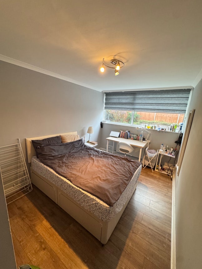 Double Room In Ealing  £900Pm  Bills Included Main Photo