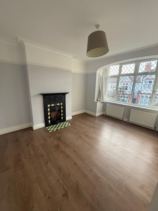 Newly Refurbished 3/4 bed house in Streatham Main Photo