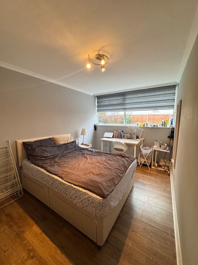 Double Room in Ealing £900Pm Bills included Main Photo