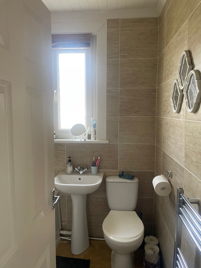 Bedroom to rent in Shettleston  Main Photo