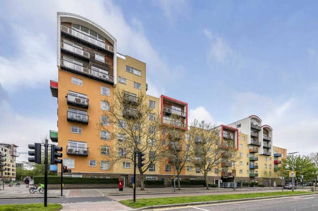 3 Bed Flat in the Modern North Greenwich  Main Photo